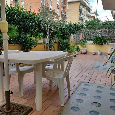 Adrian House רומא