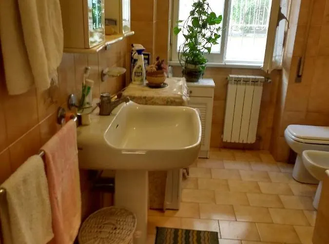 Adrian House Habitación en casa particular Roma